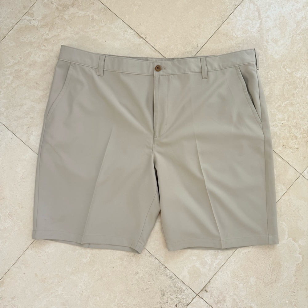 Izod Golf Khaki Flat Front Pleated Shorts Cuffed Hem Size 44